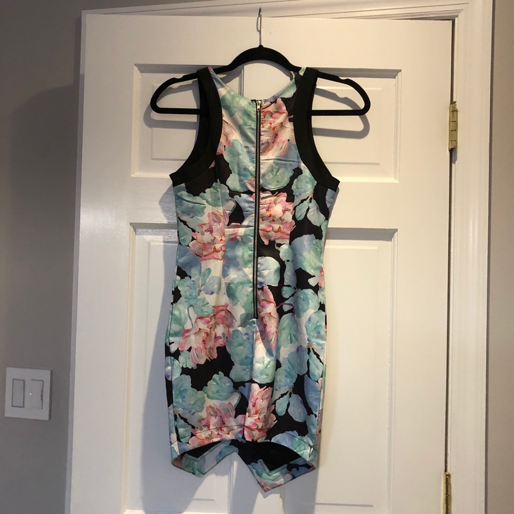LF Dress - Picture 3 of 3